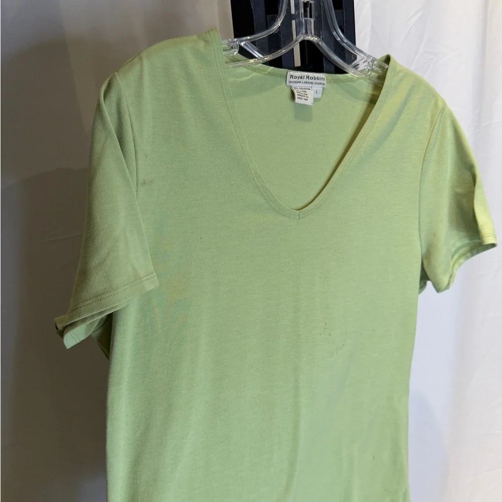 Royal Robbins Light Green V-Neck Short Sleeve Tee - Picture 2 of 4